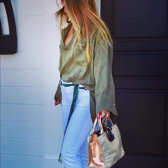 Let and Her Lux designer gold & rose gold leather crossbody. Size:MEDIUM - Picture 3 of 13